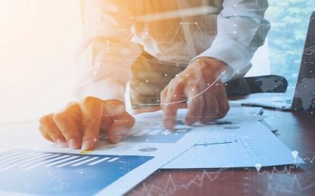 التجارة والخدمات تسند الاقتصاد الفلسطيني بـ39% من الناتج… والصناعة تتراجع