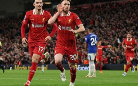 ليفربول يفوز بصعوبة على إيفرتون ويقترب من لقب الدوري الإنجليزي