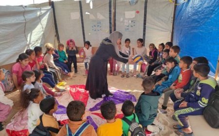 ملتقى المصطفى التعليمي ينفذ برنامج التعلم العاطفي الإجتماعي مع الأطفال النازحين في مواصي خانيونس