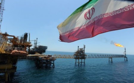 إزفيستيا: تفريغ الشحنة النووية: إيران والولايات المتحدة ناقشتا حل المشكلة النووية في عُمان