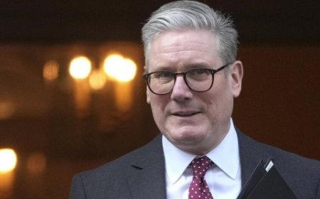 “تايمز”: ستارمر يقترب من التوصل إلى اتفاق تجاري كبير مع الاتحاد الأوروبي على حساب الصيادين