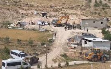 الاحتلال يهدم منزلين وبئرين وحظائر اغنام في قرية الزويدين ببادية يطا