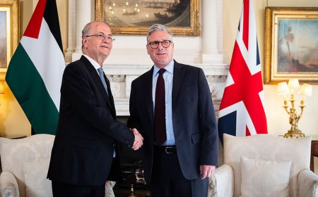 ستارمر يبدي قلقه إزاء الوضع بالضفة الغربية ويعلن حزمة دعم بـ135 مليون دولار للفلسطينيين