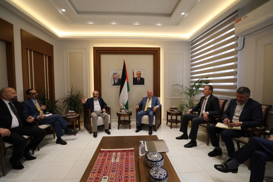 وزارة الاقتصاد وجمعية رجال الفلسطينيين تبحثان القضايا الاقتصادية الراهنة