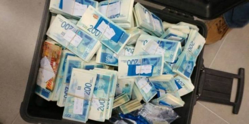 مواطنون يفشلون سرقة بنك في بيت أمر