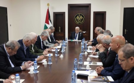 "التنفيذية" تنتخب الأحمد أمينا للسر خلفا لحسين الشيخ