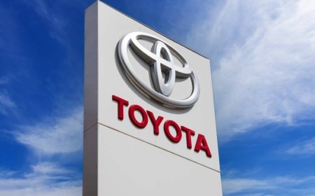 الطلب على السيارات الهجينة يقدم دعماً لأرباح تويوتا السنوية