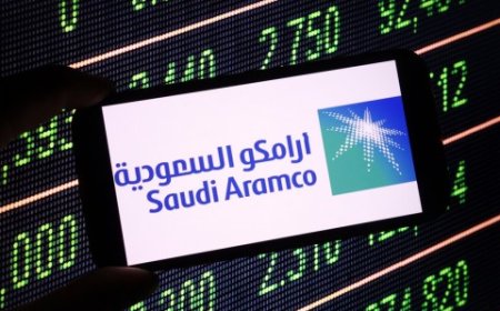 أرامكو السعودية تدرس بيع أصول لتوفير السيولة بسبب انخفاض أسعار النفط الخام
