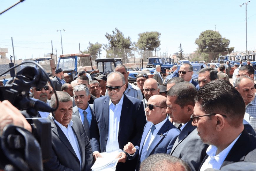 ترخيص أكثر من 200 جرارا - وزير النقل يُفعّل خطة لتعزيز صمود المزارعين بالمناطق المهددة