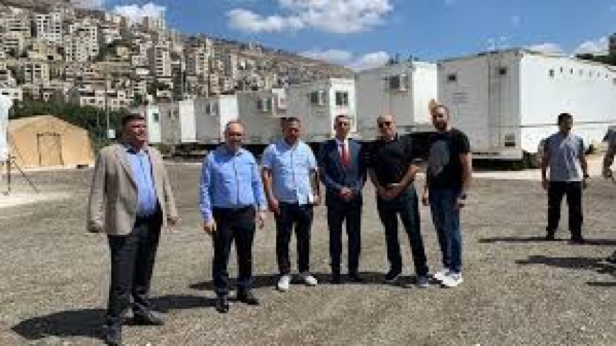 محافظ نابلس يزور المستشفى الميداني الأردني ويشيد بدوره الإنساني