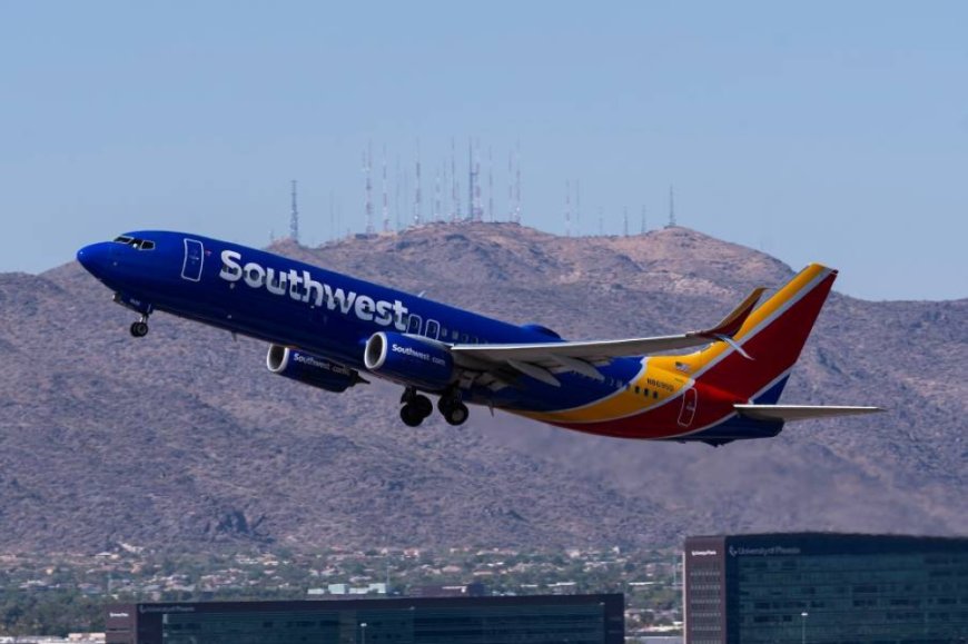 ساوث ويست تنهي سياسة الحقائب المجانية وتفرض 35 دولاراً للحقيبة