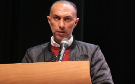 سائقو النقل العام... رُسُلُ الصمود ومقاتلو الطرق في وجه الاحتلال