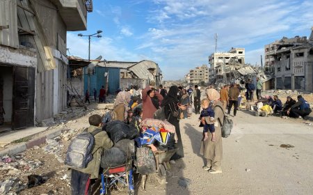 الاحتلال يجبر المواطنين على النزوح قسرا من مناطق وسط قطاع غزة