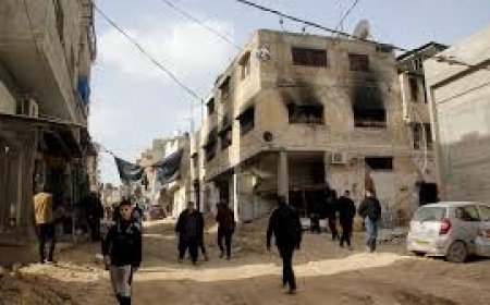 الاحتلال يُخطر بهدم 104 منازل في مخيم طولكرم