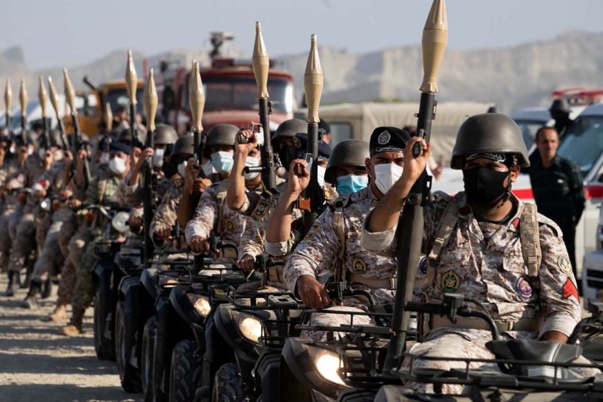 إيران تبدأ مناورات عسكرية تركز على "تحركات العدو"