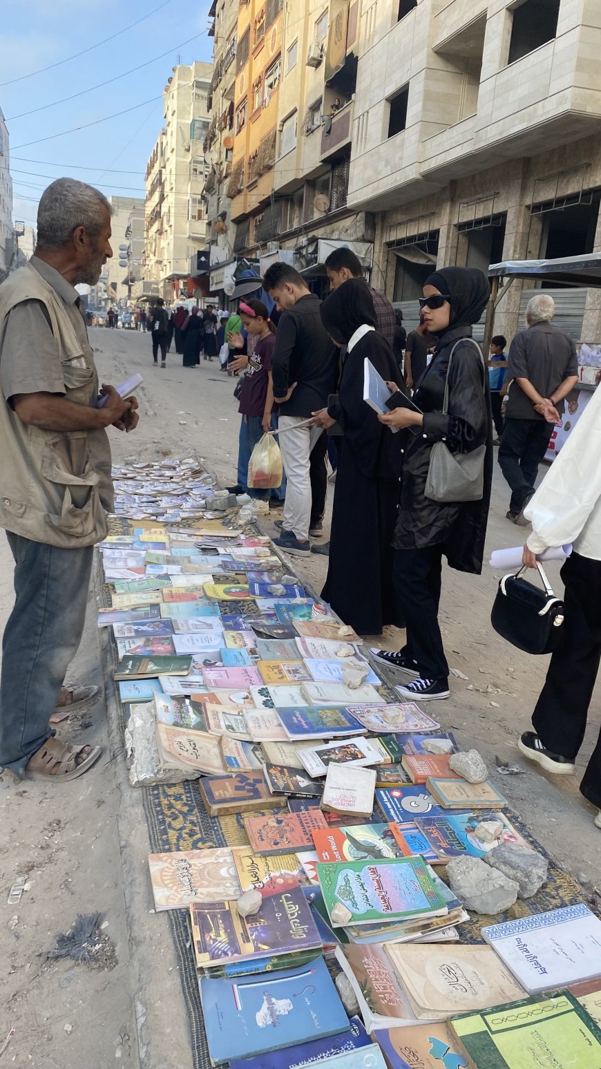 غزة تقرأ وسط الحرب والجوع