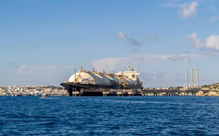 النفط يتراجع مع اقتراب قرارات حاسمة من واشنطن و«أوبك+»