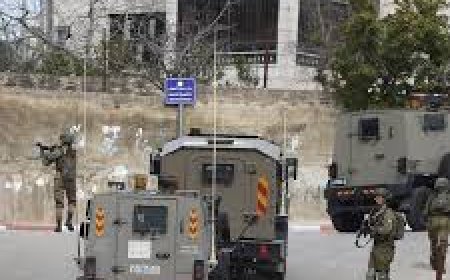 الاحتلال يعتقل ثلاثة أسرى محررين ويستدعي رابعًا عقب اقتحام الخليل ودورا