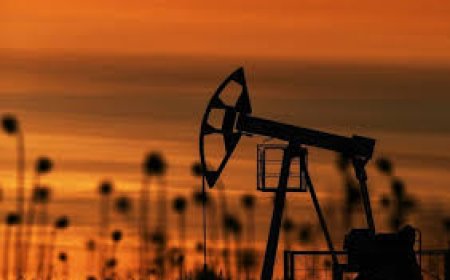 النفط يسجل مكاسب أسبوعية مع تقييم المستثمرين للتوقعات حول ضعف للسوق