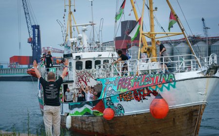 سفينة "حنظلة" تنطلق من إيطاليا لكسر حصار غزة.. واسرائيل تراقب تحركها