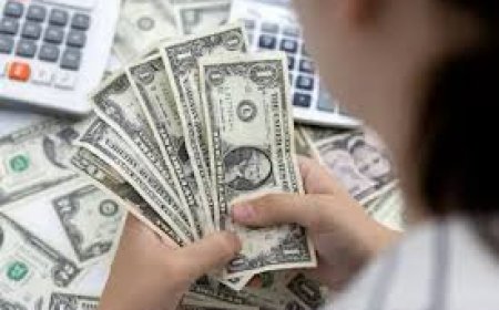 بعد أسوأ بداية في 52 عاماً.. كيف صمد الدولار هذا الأسبوع؟ تحليل الأرقام والسياسات