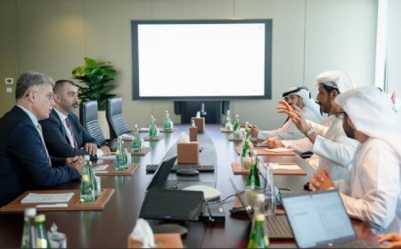 محافظ سلطة النقد يعقد سلسلة اجتماعات مع النظراء في دولة الإمارات