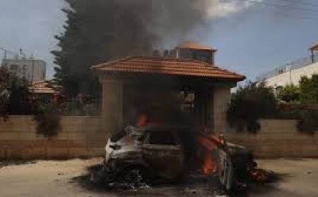 تصعيد خطير لهجمات المستوطنين .. شهيد وإحراق مركبات ومنازل شرق رام الله
