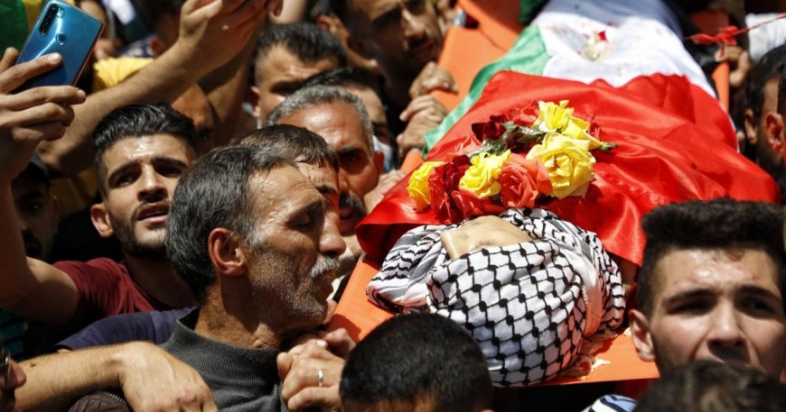 نابلس: تشييع جثمان الطفل إياد شلختي إلى مثواه الأخير