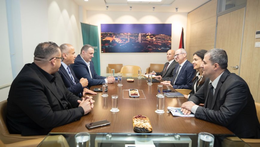 رئيس مجلس إدارة هيئة سوق رأس المال ووفد رفيع المستوى في زيارة نوعية لبورصة فلسطين