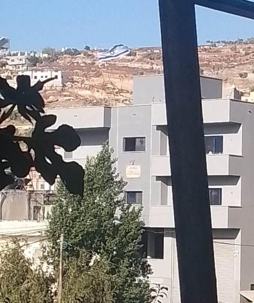 الاحتلال يحول بناية سكنية إلى ثكنة عسكرية في اللبن الشرقية ويغلق مداخل القرية