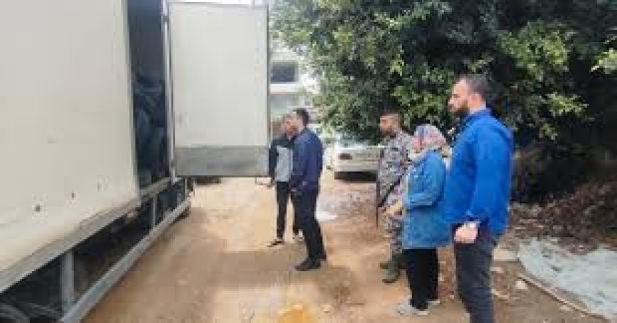 إرجاع ثلاث شاحنات إسرائيلية محملة بنفايات وإطارات مستعملة إلى أراضي الـ48
