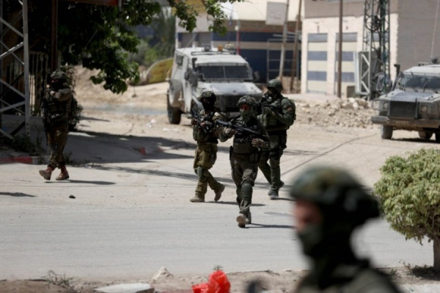 حملة مداهمات واعتقالات بمناطق متفرقة في الضفة