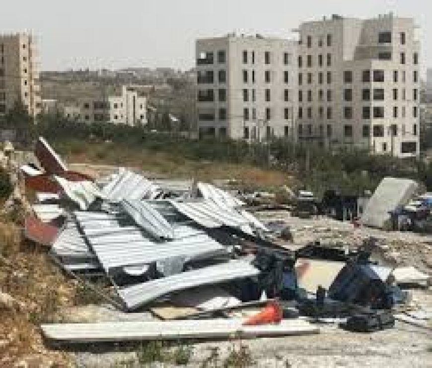 الاحتلال يهدم خياما وبركسات في المغير