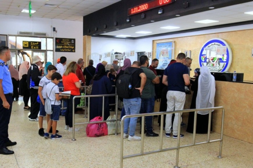 معبر الكرامة .. إجراءات جديدة لتخفيف الأزمة