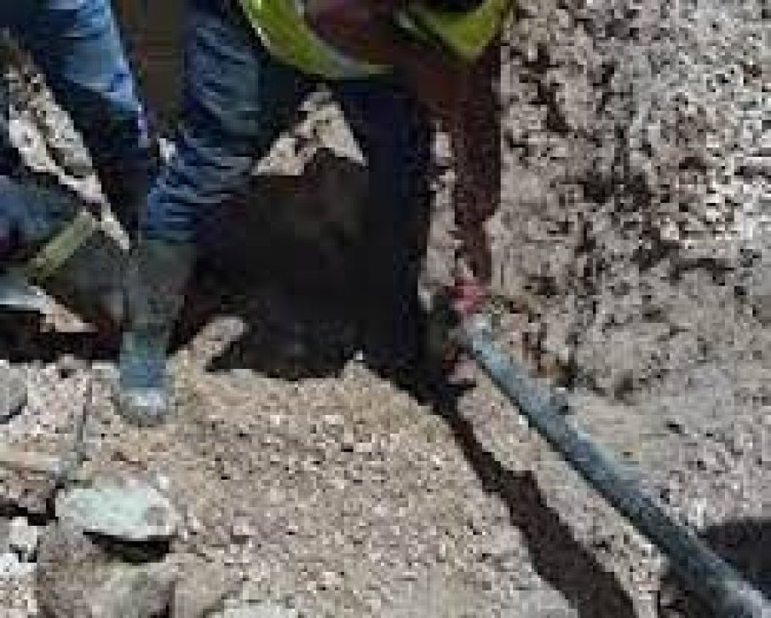 الشرطة تؤمّن طواقم كهرباء القدس خلال أعمال تمديد خطوط في بيت لحم