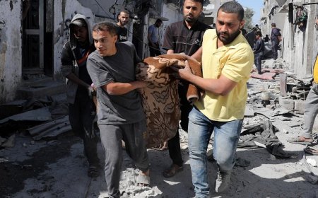 شهداء ومصابون بينهم منتظري مساعدات برصاص وقصف الاحتلال أنحاء متفرقة في قطاع غزة