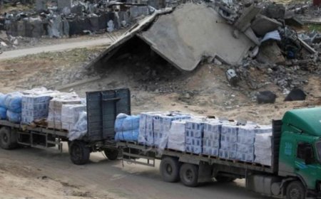 أكثر من 100 منظمة دولية تحذر: المساعدات الإنسانية محاصرة خارج غزة منذ مارس