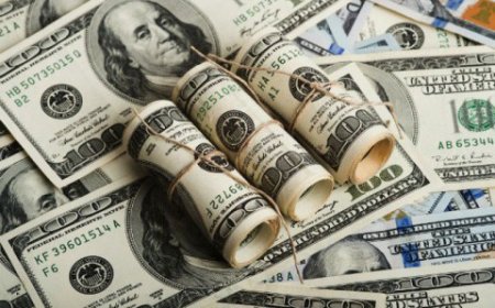 الدولار يتراجع لأدنى مستوى في أسابيع وسط ترقب حاسم لقرار الفائدة الأميركية