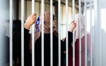 نادي الأسير: 48 أسيرة في سجون الاحتلال بينهن طفلتان وأسيرة حامل