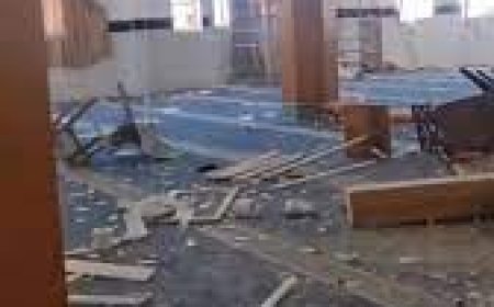 جراء عدوان الاحتلال- دمار وخراب في مسجد أبو بكر الصديق بمخيم نور شمس