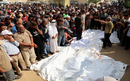 10 شهداء بينهم ثلاثة من منتظري المساعدات في قصف ونيران الاحتلال في مدينتي غزة وخان يونس