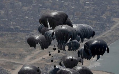 "كان": إسرائيل ستوقف عمليات الإنزال الجوي للمساعدات فوق غزة