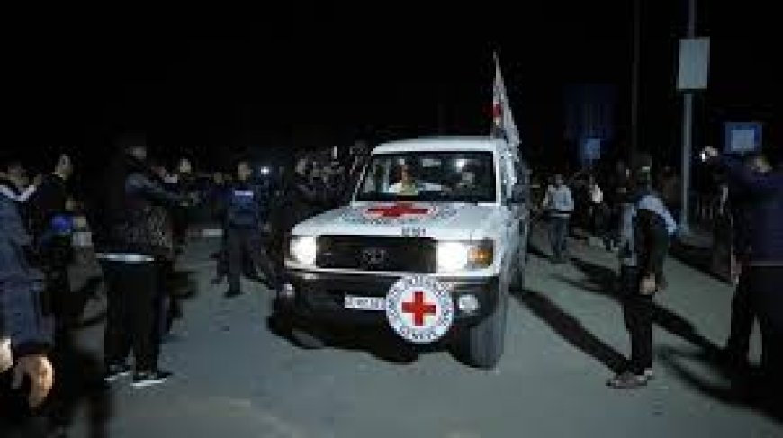 ويتكوف في ساحة الاسرى..عائلاتهم يطلبون وقف الجنون بغزة وإبرام صفقة تبادل