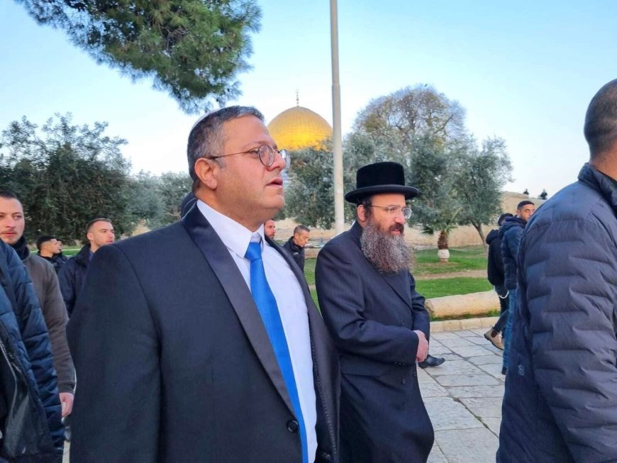 1251 مستعمرا يتقدمهم المتطرف بن غفير يقتحمون المسجد الأقصى