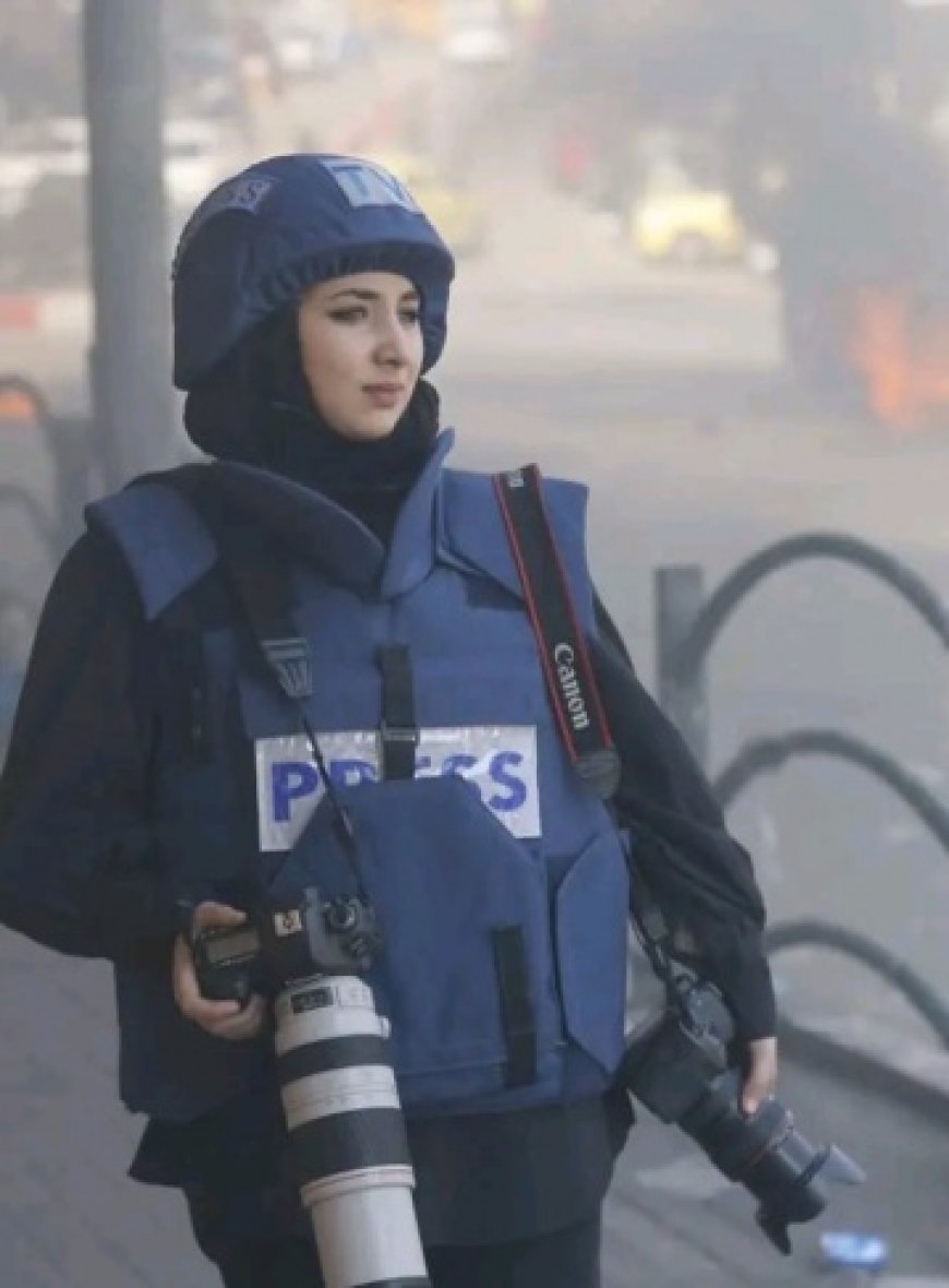 قوات الاحتلال تعتقل صحفية من بلدة بيت أمر