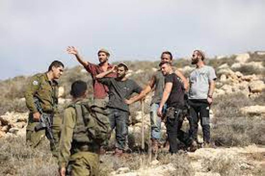 إصابتان في هجوم للمستعمرين على منزل في ترمسعيا