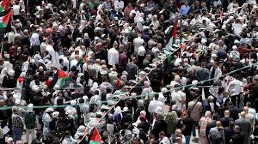 نابلس: مسيرة رفضا للإبادة الجماعية في غزة ومساندة للأسرى في سجون الاحتلال