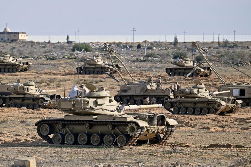 تقرير: مصر تخشى احتلال غزة وتعزز قواتها على الحدود