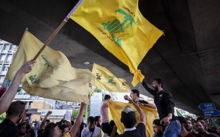 مظاهرات حاشدة لأنصار “حزب الله” و”أمل” في العاصمة بيروت رفضا لخطة حصر السلاح في لبنان بيد الدولة