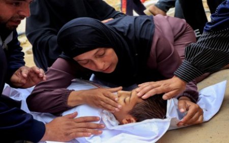 عشرات الشهداء بغارات إسرائيلية ونسف خيام ومنازل في مناطق متفرقة بغزة.. وإسرائيل أمام القضاء الدولي مجددًا